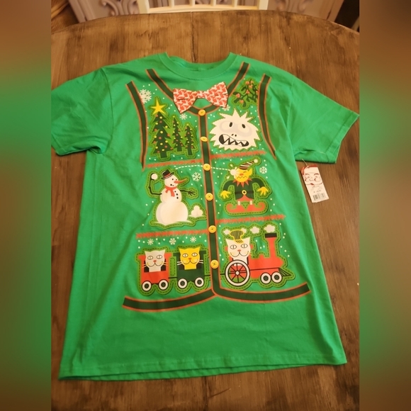 Green Adult Christmas T-Shirt - Picture 1 of 5